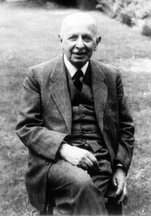 Friedlaender im Garten in den 1950er Jahren